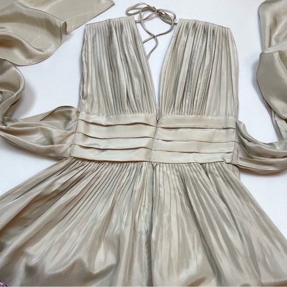 BCBGMaxAzria 100% Silk Color-block Pleated Fit & Flare Cocktail Dress - Picture 4 of 10